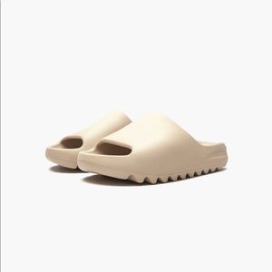 Yeezy slide beige “bone”